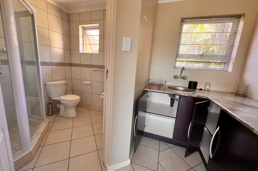 5 Bedroom Property for Sale in East London Rural Eastern Cape